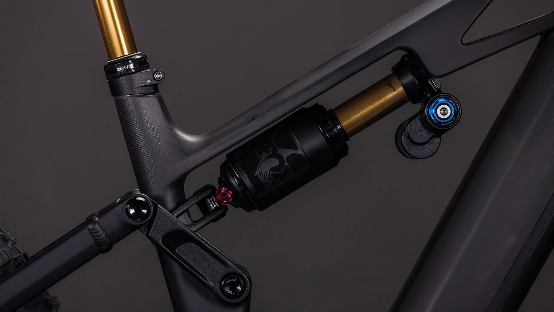 103500-Cube-Stereo-Hybrid-ONE77-HPC-AT-800-carbon-n-gold-2026-EBike-Fully-Mountainbike-04