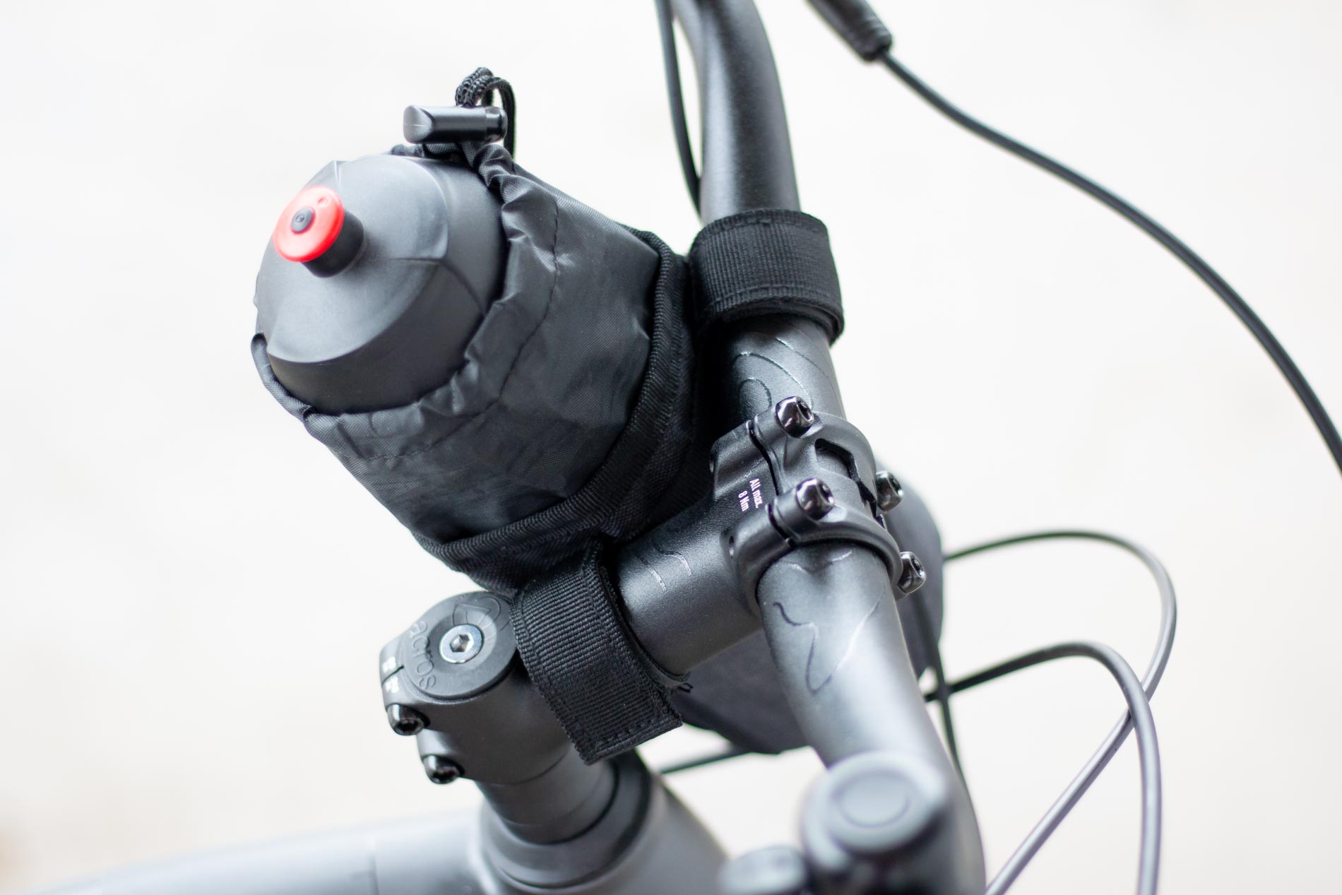 Nightharts Rave Iso RAVE Lenker Iso-Flaschentasche, Getränkehalter für Fahrrad & E-Bike ...