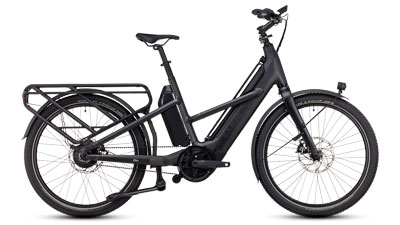 Zu sehen ist ein schwarzes Cube Longtail Hybride Lastenrad.