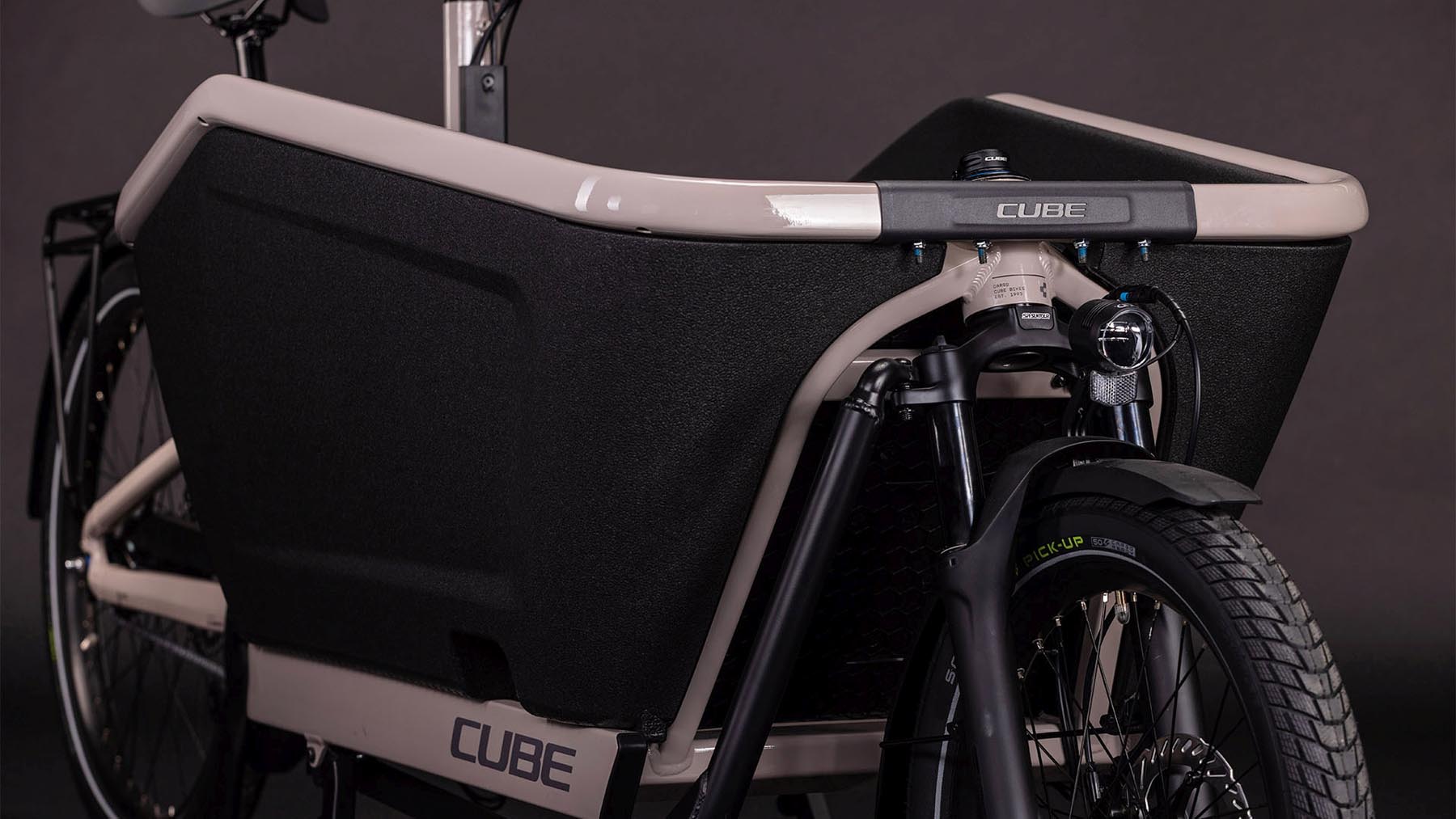124100-Cube-Cargo-Hybrid-Comfort-Pro-800-oatgrey-n-reflex-2026-EBike-Lastenfahrrad-06