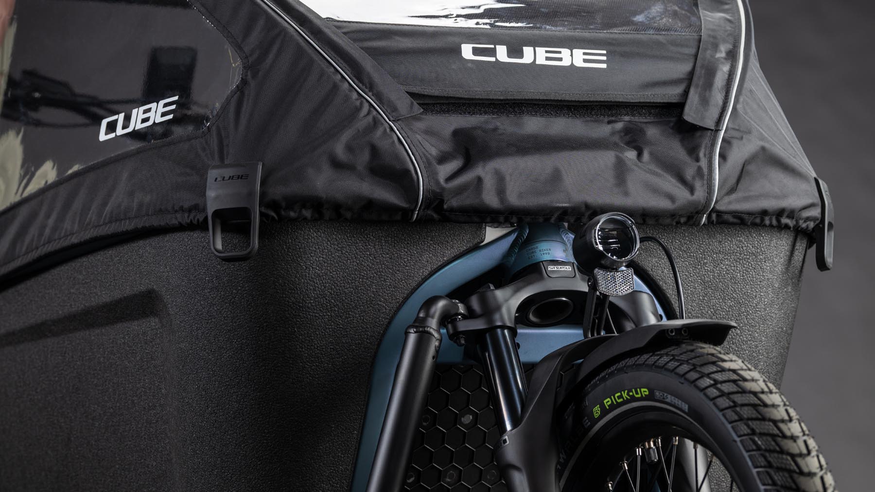 124201-Cube-Cargo-Hybrid-Comfort-Pro-Family-800-smaragdgrey-n-reflex-2026-EBike-Lastenfahrrad-07