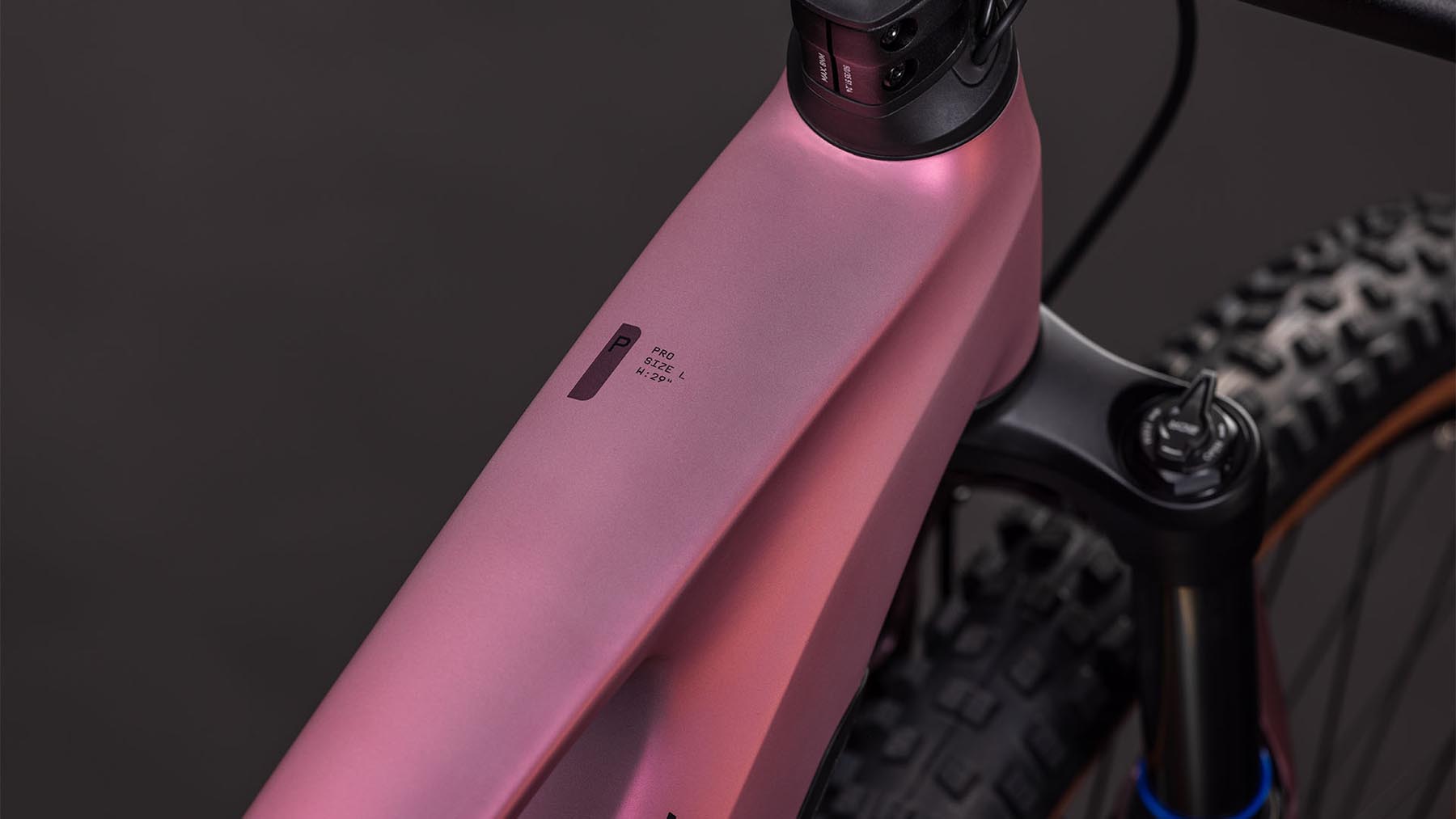 102150-Cube-Stereo-Hybrid-ONE44-Pro-800-shiftblush-n-raisin-2026-EBike-Fully-Mountainbike-01